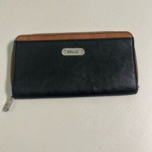 Relic Clutch Wallet Brown Black Zip